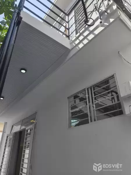 ♥ Nhà sát Nguyễn Tất Thành, Bãi Ô tô đậu, 31m2, 2 tầng ở ngay, nhỉnh 3.25 tỷ