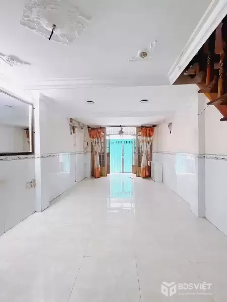 BÁN NHÀ QUẬN 4 – KÈO THƠM KHU DÂN CƯ KHÔNG QUY HOẠCH CÁCH MẶT TIỀN XÓM CHIẾU 30M