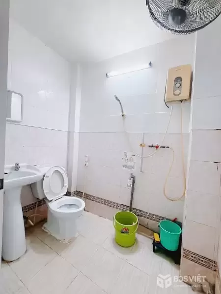 BÁN NHÀ QUẬN 4 – KÈO THƠM KHU DÂN CƯ KHÔNG QUY HOẠCH CÁCH MẶT TIỀN XÓM CHIẾU 30M