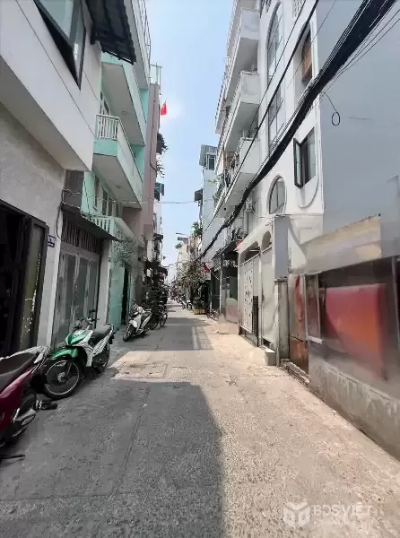 Nhà hẻm 98 Bùi Văn Ba – Vị trí đẹp- chỉ 7 Tỷ 9 TL