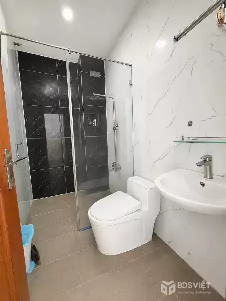 Nhà hẻm 98 Bùi Văn Ba – Vị trí đẹp- chỉ 7 Tỷ 9 TL