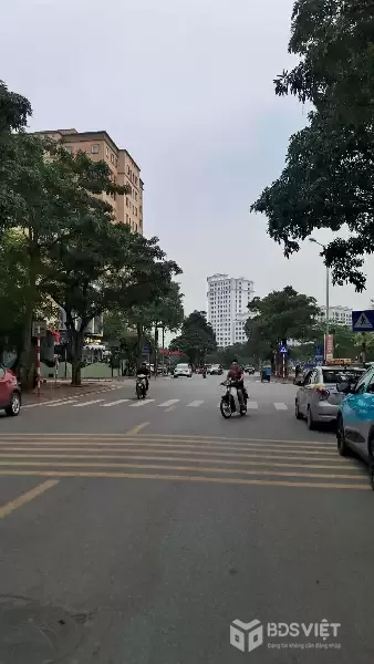 BÁN ĐẤT ĐẤU GIÁ LONG BIÊN 80M2- MT 5.5M- CẠNH VINHOMES- HƠN 20 TỶ