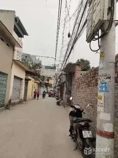 Bán gấp giá rẻ ô tô kinh doanh Ngõ Quỳnh 32m, 4 tầng, mặt tiền 4m, 8.5 tỷ Hai Bà Trưng.