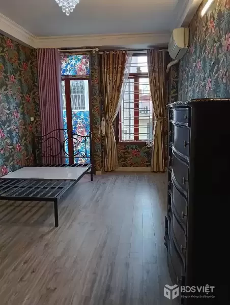 Bán gấp giá rẻ ô tô kinh doanh Ngõ Quỳnh 32m, 4 tầng, mặt tiền 4m, 8.5 tỷ Hai Bà Trưng.