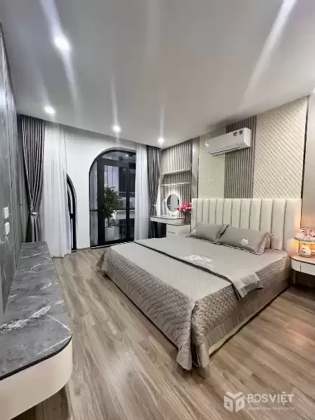 ???? BÁN NHÀ TRUNG TÂM THẠCH BÀN – CỔ LINH  40m²  6 TẦNG  ???? GARA Ô TÔ  ???? THANG MÁY