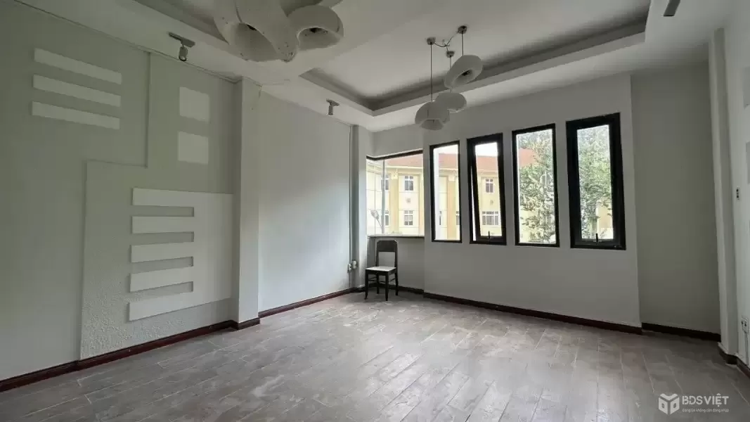 Cho thuê nhà mặt tiền 8 phòng Phạm Ngọc Thạch phường 6 Đà Lạt 24 triệu/tháng