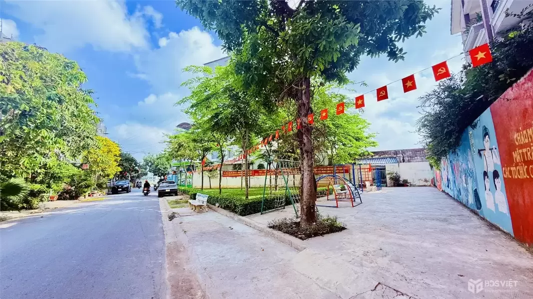 BIỆT THỰ CHDV CAO CẤP, GÓC 2 MẶT TIỀN, GẦN BỜ KÊNH THAM LƯƠNG, DT 320M2, 4 TẦNG GIÁ 39 TỶ