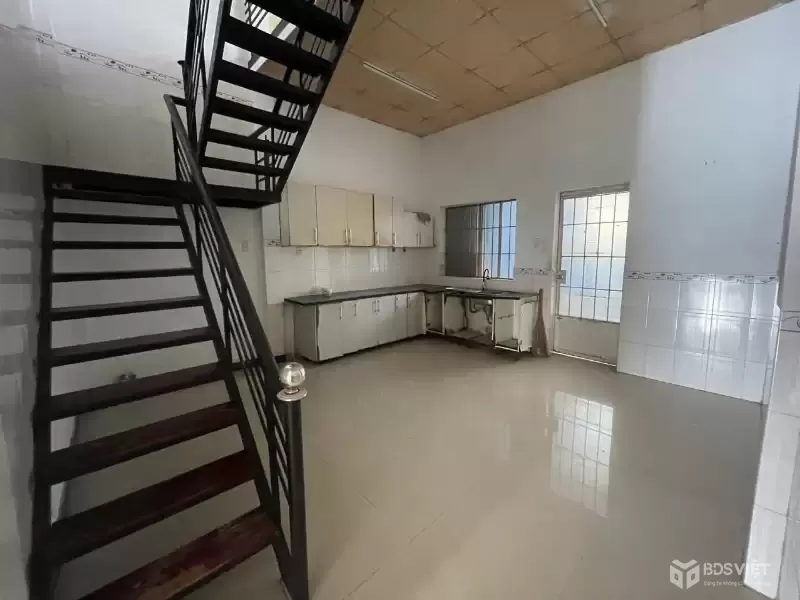 NHÀ ĐẸP–GIÁ TỐT–CHÍNH CHỦ CẦN BÁN  77 Đ. Nguyễn Tất Thành, P.Phước Long, TP.Nha Trang, Khánh Hòa