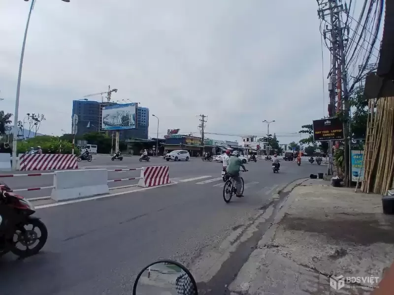 NHÀ ĐẸP–GIÁ TỐT–CHÍNH CHỦ CẦN BÁN  77 Đ. Nguyễn Tất Thành, P.Phước Long, TP.Nha Trang, Khánh Hòa
