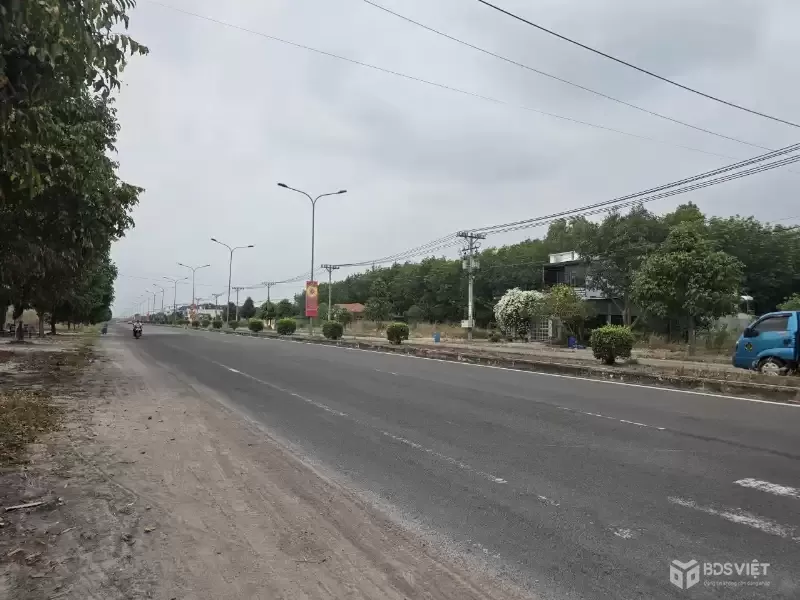 ĐẤT ĐẸP - MẶT TIỀN - Chính Chủ Bán  Lô Đất Nằm Ngay Trung tâm hành chính Chơn Thành