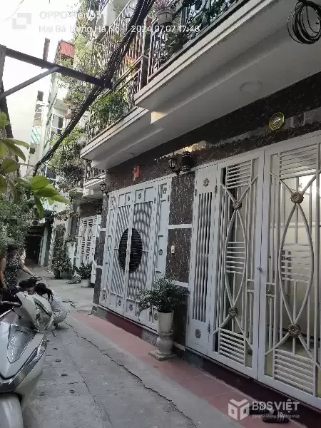 Bán gấp giá rẻ ô tô kinh doanh Ngõ Quỳnh 32m, 4 tầng, mặt tiền 4m, 8.5 tỷ Hai Bà Trưng.