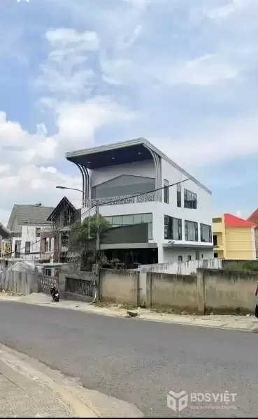Cho thuê nhà 3 phòng Yersin, phường 9, Đà Lạt 65 triệu/tháng