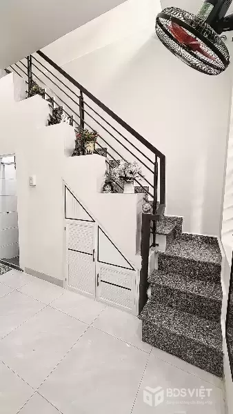 BÁN CĂN GÓC 2 TẦNG NHỎ XINH TTTP GẦN CHỢ VCN PHƯỚC HẢI