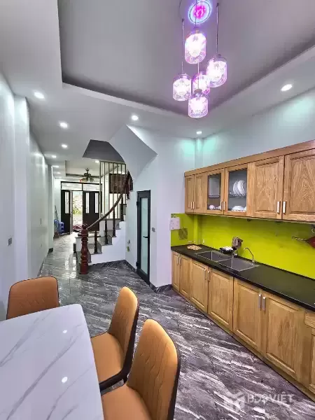 ???? Chỉ hơn 8 tỷ! Nhà 4 tầng 39m² – 4PN trung tâm Thạch Bàn, gần hồ điều hòa