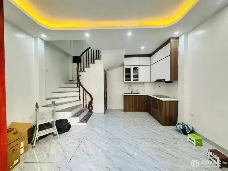 HIẾM CÓ! TRUNG TÂM BA ĐÌNH - 80M² NHÀ 3
 TẦNG  - CÁCH PHỐ 70M, GẦN Ô TÔ XÁCH VALY VÀO Ở NGAY/