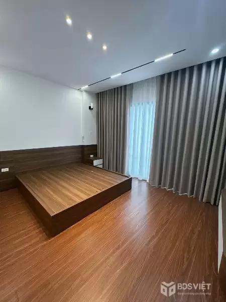 BÁN NHÀ VIỆT HƯNG  7 TẦNG THANG MÁY- Ô TÔ TRÁNH-  KINH DOANH-HƠN 10 TỶ