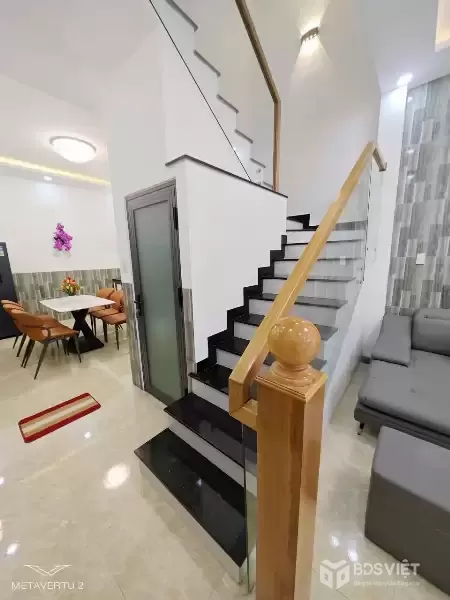 BÁN NHÀ MỚI TTTP 3 TẦNG HẺM CAO ĐÀI P. TÂY NHA TRANG
