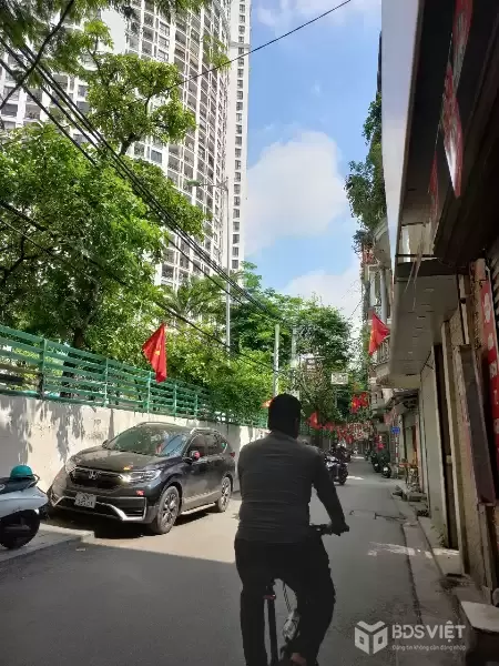 CẦN BÁN NHÀ THANH XUÂN, 6 TẦNG THANG MÁY, GẦN OTO TRÁNH, VIEW ROYAL CITY, NHỈNH 14 TỶ