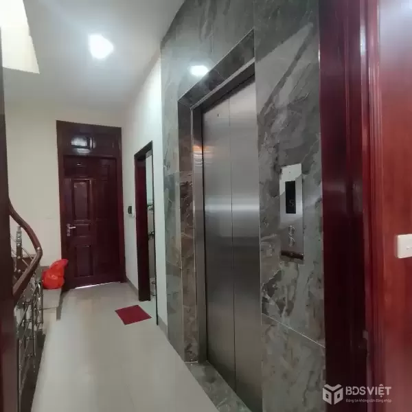 CẦN BÁN NHÀ THANH XUÂN, 6 TẦNG THANG MÁY, GẦN OTO TRÁNH, VIEW ROYAL CITY, NHỈNH 14 TỶ